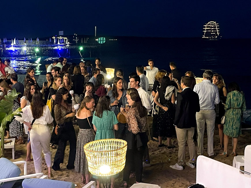 Cocktail dinatoire sur la plage de Cannes